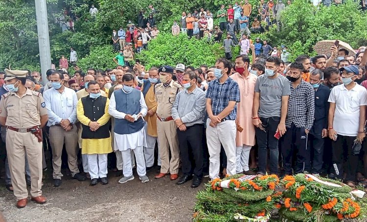 शहीद जवान प्रशांत ठाकुर का राजकीय सम्मान के साथ अंतिम संस्कार