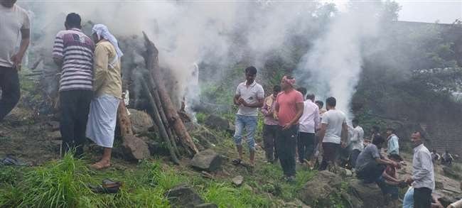 एक साथ जली मां-बेटे की चिताएं, रानीताल हादसे ने दिए कई जख्म 