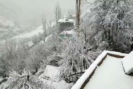 प्रदेश के लाहौल में बर्फबारी तो निचले इलाकों में बारिश का दौर शुरू