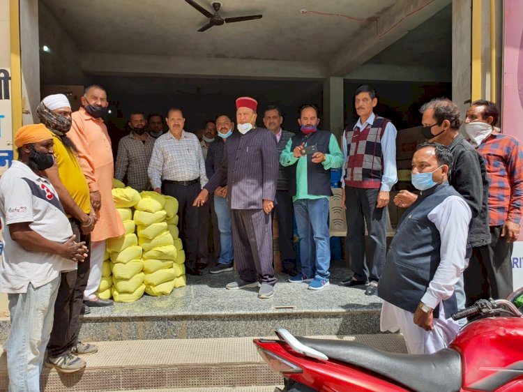 डा. बिन्दल ने नाहन क्षेत्र में जरूरतमंद लोगों के लिए भेजी राशन किट