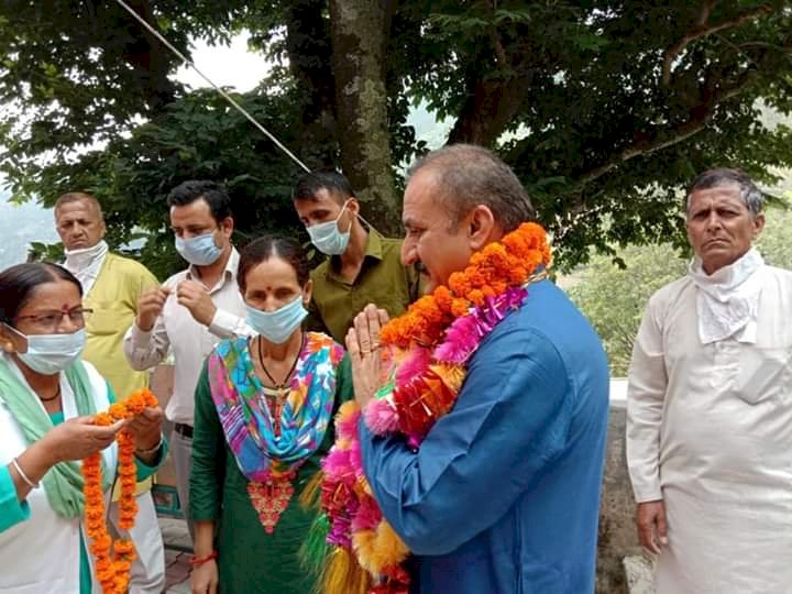 बलदेव तोमर का चार दिवसीय शिलाई दौरा, लोगों की समस्याएं सुनी 