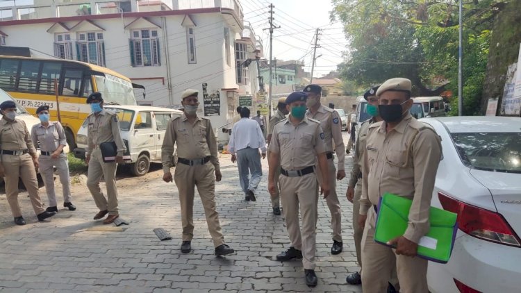 यातायात को लेकर पुलिस का विशेष अभियान, लोगों को किया जा रहा जागरूक