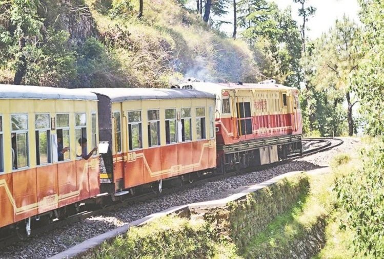 हिमालयन क्वीन की राह का रोड़ा बना किसान आंदोलन , शुरू नहीं हो पाई टॉय ट्रैन 