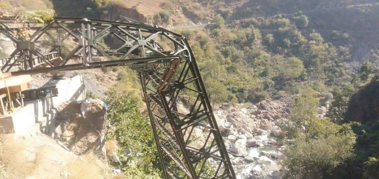 काम पूरा होने से पहले ही धराशायी हो गया शिमला-सिरमौर और उत्तराखंड को जोड़ने वाला वेली ब्रिज 