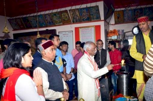 राज्यपाल ने हनुमान मंदिर जाखू में की पूजा-अर्चना 