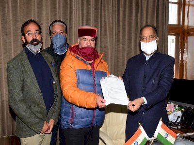 शिमला होटल एवं रेस्तरां संघ के प्रतिनिधिमंडल की मुख्यमंत्री से भेंट 