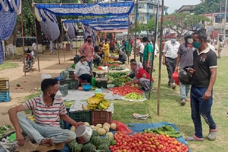 नाहन के  चौगान में शिफ्ट की सब्जियों की सभी दुकानें, सोशल डीस्टेंसिंग के मद्देनजर लिया फैसला