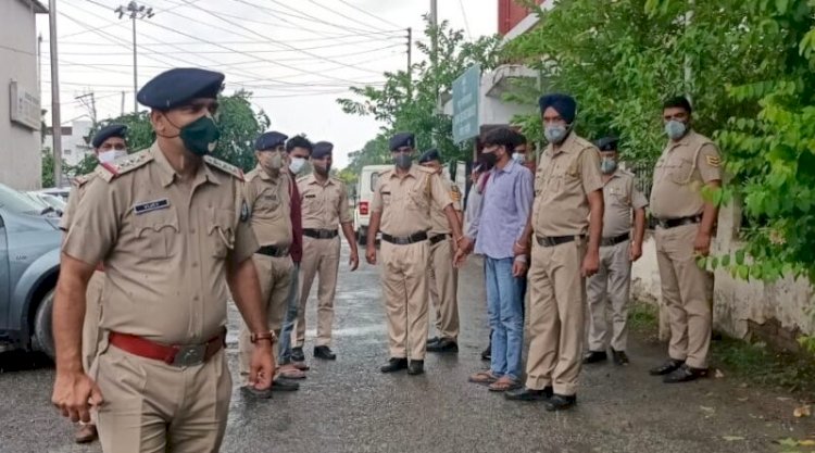 गांजा तस्करों को फिर मिला पांच दिन का पुलिस रिमांड, एक को भेजा जेल 