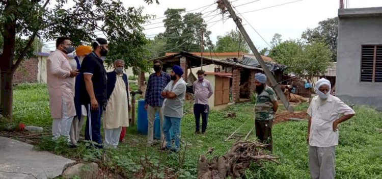 तूफान से हुए नुकसान का जायजा लेने स्वयं पहुंचे ऊर्जा मंत्री, पीड़ित परिवारों को मदद का आश्वासन