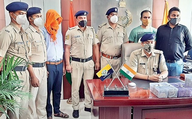 पैंगोलिन की तस्करी करता टैक्सी चालक गिरफ्तार, पुलिस ने दुर्लभ वन्य जीव के साढ़े चार किलो स्केल्स किए बरामद