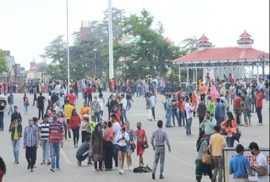 हिमाचल में पर्यटकों की बढ़ती संख्या के बीच कोरोना प्रोटोकॉल का सख्ती से पालन कराने के लिए पुलिस ने कसी कमर 