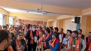 कुल्लू पहुंचने पर भाजपा सह प्रभारी संजय टंडन का कार्यकर्ताओं ने गरम जोशी से किया स्वागत  