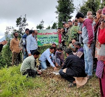 राष्ट्रीय कृषि एवं ग्रामीण विकास बैंक के 40वें स्थापना दिवस पर अरावली संगठन ने किया पौधरोपण 