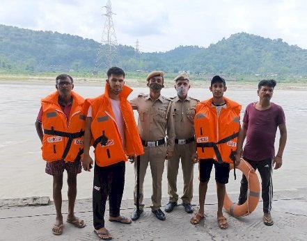 माता -पिता ने शराब पीने से मना किया तो युवक ने आत्मदाह का किया प्रयास, गोताखोरों ने बचाई जान