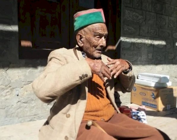 विकास के लिए पहाड़ों को छलनी करना सही नहीं : देश के प्रथम मतदाता श्याम सरण नेगी