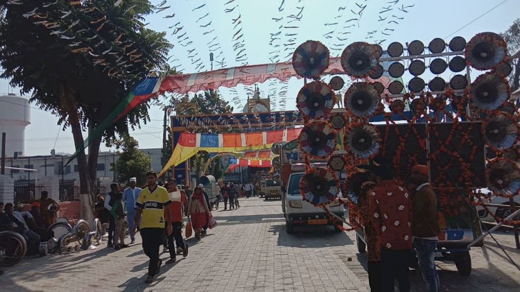 पांवटा साहिब में निकला भव्य नगर कीर्तन, पंज प्यारों की अगुवाई में निकला जत्था