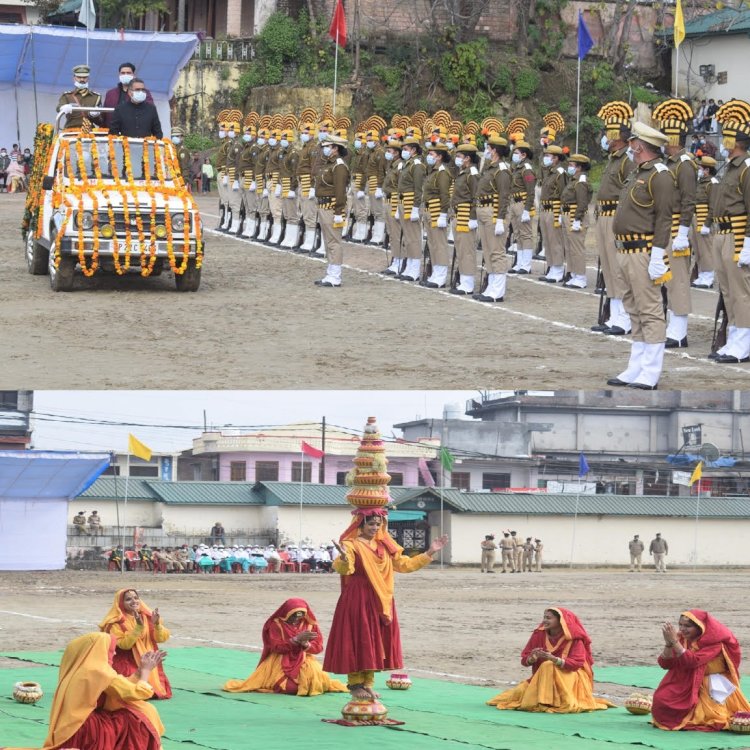 हमीरपुर में विक्रम सिंह ठाकुर ने फहराया राष्ट्रीय ध्वज , बच्चों की प्रस्तुति से मोहा मन 