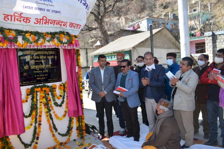 मनाली स्थित आलू ग्राउंड के पास फास्टैग सुविधायुक्त देश का पहला ग्रीन टैक्स बैरियर स्थापित स्थापित