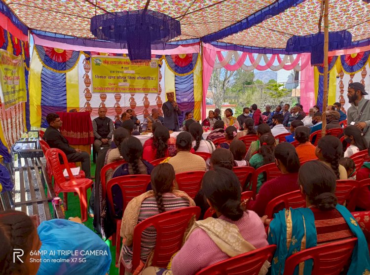 सलोगड़ा के ग्रामीणों को बताए एकीकृत जलागम प्रबन्धन परियोजना के लाभ 