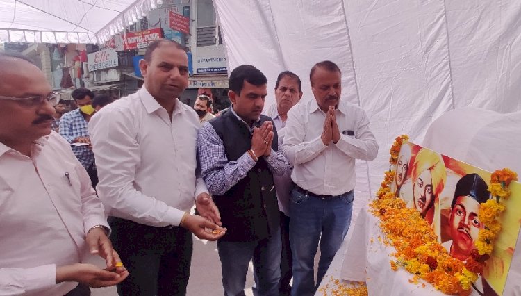 शहीदी दिवस पर हिम आंचल एजुकेशनल सोसाइटी रक्तदान शिविर लगाकर 133  यूनिट रक्त किया एकत्रित