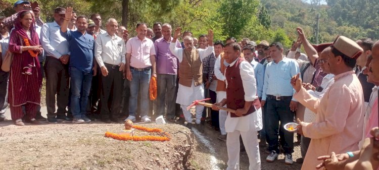 धारटी क्षेत्र में बिछेगा सड़कों का जाल , चार करोड़ से होगा धीड़ा-मौर्यों-नदाली-नीयोण सड़क का निर्माण : डा. बिन्दल 