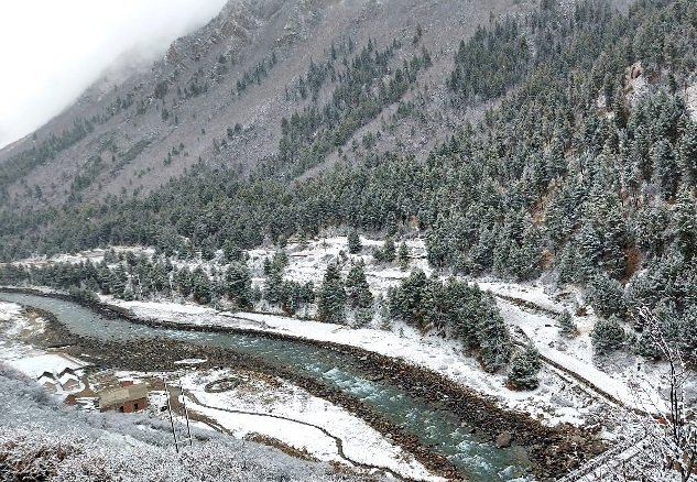 हिमाचल में मौसम ने ली करवट, लाहुल-स्‍पीति और किन्नौर में हिमपात