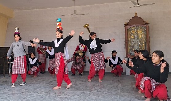 गणतंत्र दिवस सांस्कृतिक कार्यक्रमों की रिहर्सल के दौरान खूब थिरके विद्यार्थी  