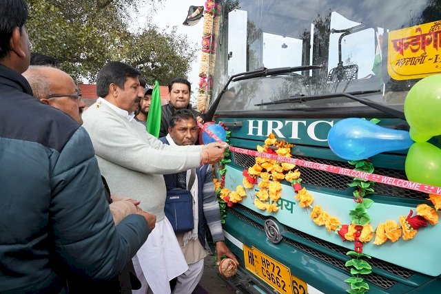 पंडोगा-चंडीगढ़ नई बस सेवा का शुभारंभ,उपमुख्यमंत्री मुकेश अग्निहोत्री ने हरी झंडी दिखाकर किया रवाना