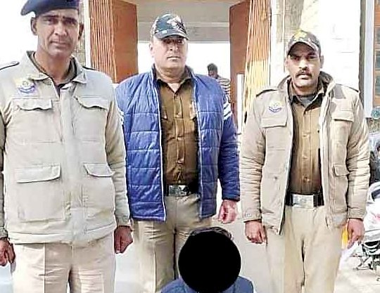 कुल्लू से यूपी को चरस की खेप लेकर जा रहा युवक 2.02 किलो चरस के साथ गिरफ्तार 