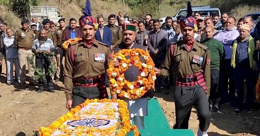 पैतृक गांव सलौणी में सैन्य सम्मान के साथ सैनिक राजकुमार का अंतिम संस्कार