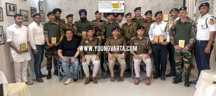 सराहनीय कार्य के लिए पुलिसकर्मियों को मिला सम्मान , पुलिस कप्तान ने थपथाई पीठ 