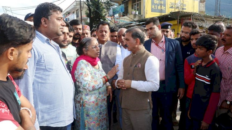 लोगों को सुरक्षित निकालने के लिए हवाई सेवाएं शुरू , सीएम ने किया बाढ़ से प्रभावित क्षेत्रों का दौरा 